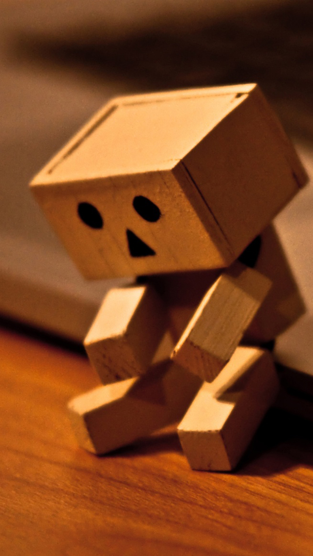 Danbo sad iPhone 5 Wallpaper