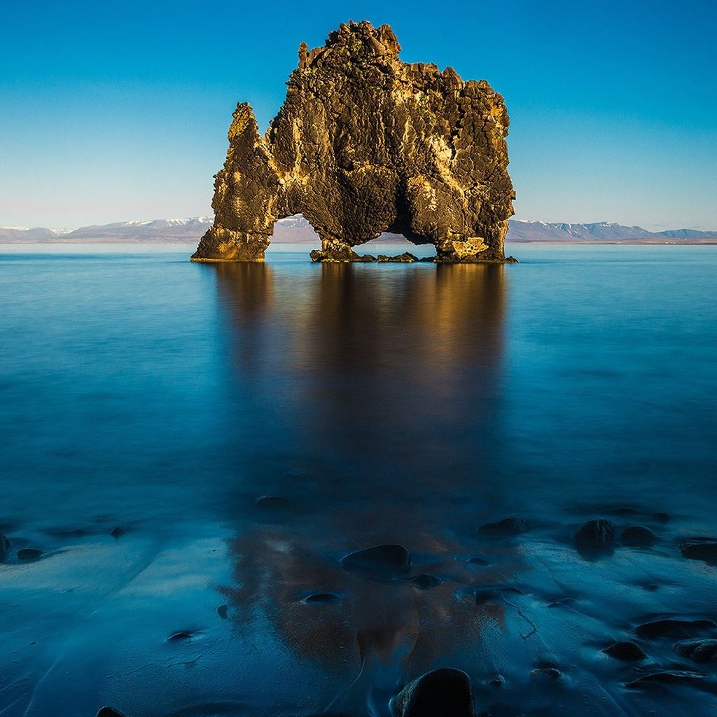 Hvitserkur-North-Iceland-ipad-wallpaper-ilikewallpaper_com.jpg