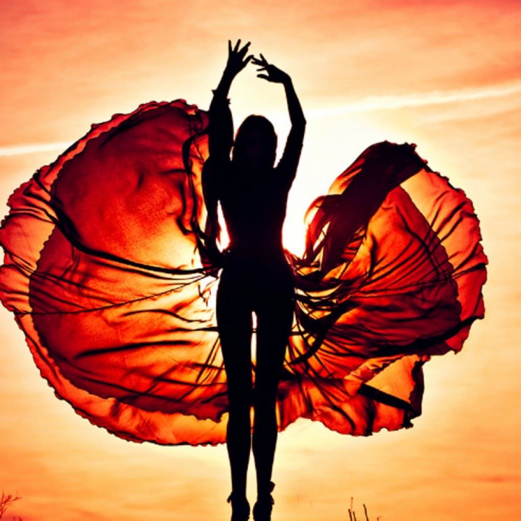 Sunset-Dancing-Girl-ipad-wallpaper-ilikewallpaper_com.jpg