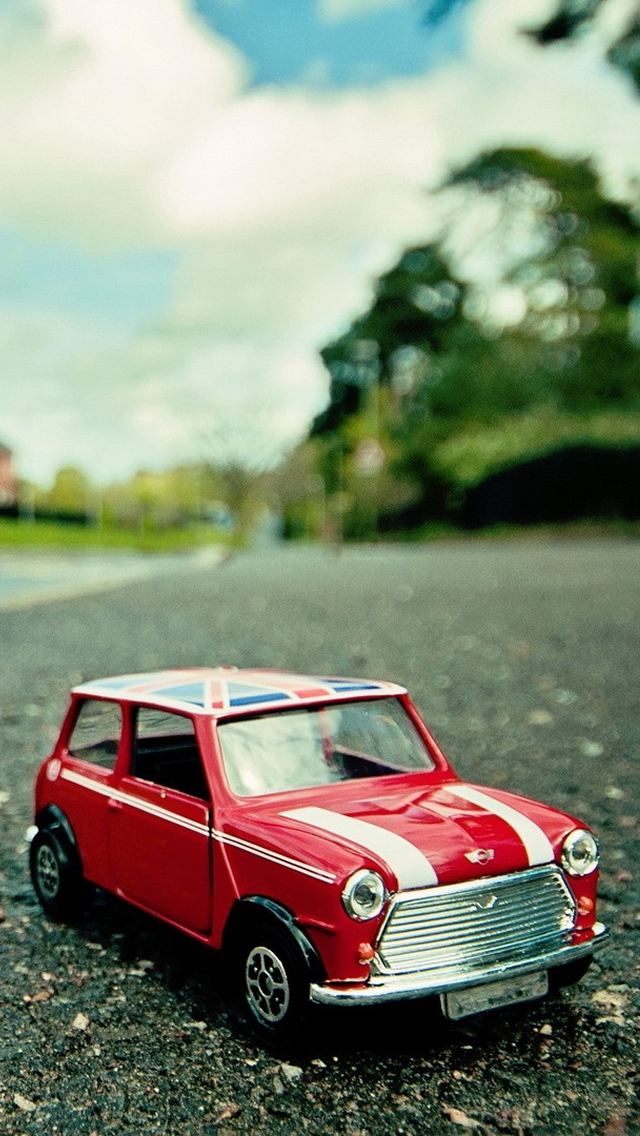 Toy-Car-iphone-5-wallpaper-ilikewallpaper_com.jpg